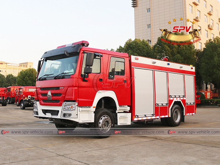 6 CBM Sinotruk Fire Fighting Truck - Left Front Side View